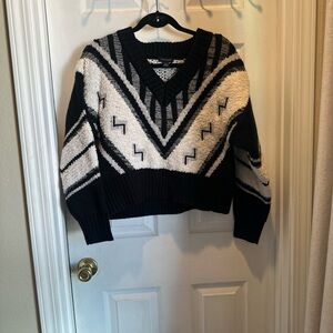 Topshop Black and Cream V-Neck Sweater
